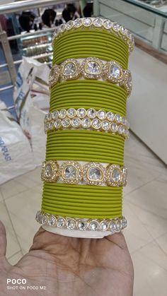 Silk Thread Bangles Design, Bridal Jewellery Inspiration, Thread Bangles Design, Polymer Clay Jewellery, Very Simple Mehndi Designs, Bridal Gift Wrapping Ideas, Indian Bridal Jewelry Sets, Pretty Jewelry Necklaces, Choker Gold