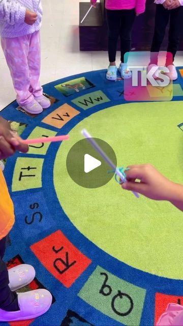 Elevate Your Classroom on Instagram: "Pass the spider is a great game for morning meeting or your Halloween party! It’s also great for fine motor skills and teamwork! 🕷️🎃 #elevateyourclassroom #elevatepresenter #kindergartensmorgasboard" Morning Meeting Games, Spider Games, Spider Rings, Meeting Games, Kindergarten Smorgasboard, Classroom Games, Morning Meeting, Trunk Or Treat, The Spider