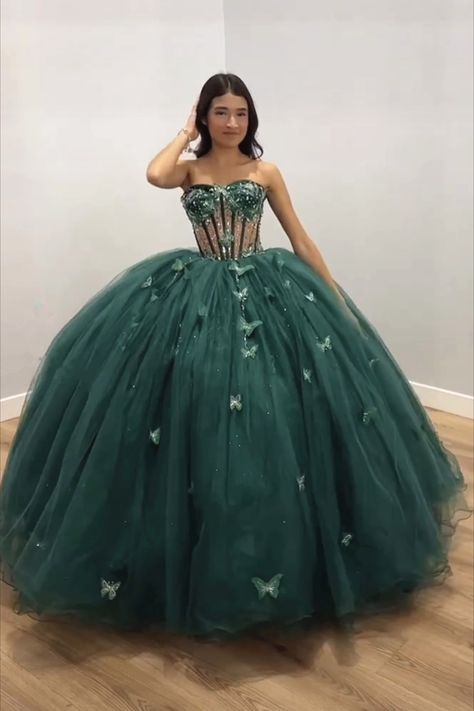 Emerald Quince Dress Quncie Dresses Green, Emerald Green Ball Gown Corset, Quince Dresses Corset, Dark Green Quinceanera Dresses Long, Green Corset Quinceanera Dresses, Emerald Green Puffy Dress, Emerald Green Butterfly Quince Dress, Emarld Green Quince Dress, Emerald Green Debut Gown