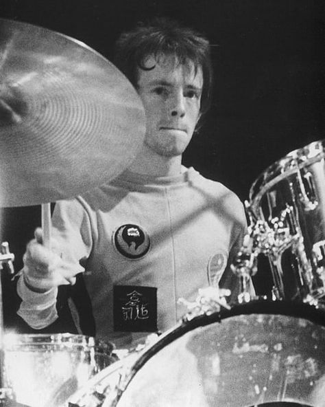 “Topper” Headon aka ‘The Human Drum Machine’ – The Clash Topper Headon, The Future Is Unwritten, Mick Jones, Punk Boy, British Punk, Punk Movement, Joe Strummer, British Rock, Punk Rock Bands