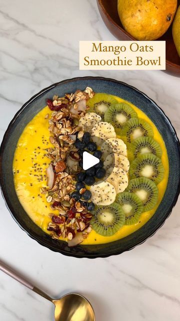 Mango Smoothie Bowl Recipes, Easy Recipes Breakfast, Oats Smoothie, East Recipes, Mango Smoothie Bowl, Middle East Recipes, Apple Breakfast, Oat Smoothie, Summer Breakfast