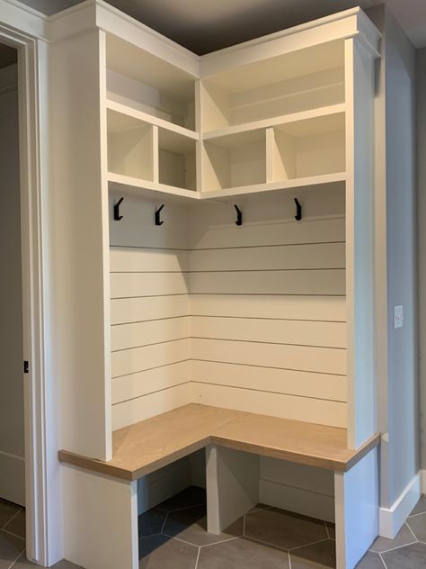 Mudroom Ideas Corner, Angled Mudroom Bench, Entryway Corner Built In Ideas, Small Corner Mudroom Bench, Corner Mud Room Ideas Entryway, Custom Corner Hall Tree, Small Mudroom Corner, Corner Cubby Mudroom, Drop Zone Corner