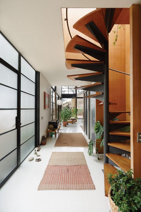 Case Study Houses Architecture, School Floor Plan, Case Study House, House In Los Angeles, Eames House, Case Study Houses, Charles And Ray Eames, Modern Architects, Architecture Magazines