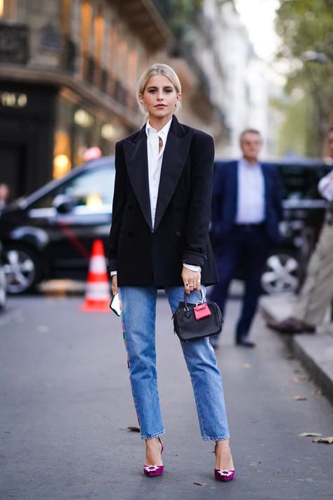 Best Blazers 2022 Simple Jeans Outfit, Kenza Zouiten, Caroline Daur, Look Jean, Tailoring Jeans, Cashmere Jacket, Paris Outfits, Mode Casual, Pretty Blouses