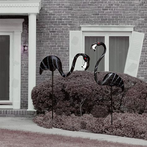 Giant Zombie Flamingos Zombie Flamingo, Halloween Lawn Decorations, Lawn Flamingos, Halloween Lawn, Diy Lawn, Yard Ornaments, Lawn Ornaments, Zombie Halloween, Boxing Day