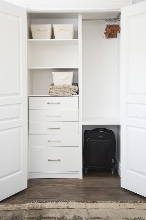 Guestroom Closet Ideas, Guest Bedroom Cupboard Ideas, Guest Room Closet Storage, Guest Room Closet Design, Guest Room Cupboard Ideas, Small House Closet Ideas, Guest Closet Ideas, Guest Room Closet Ideas, Guest Room Dresser