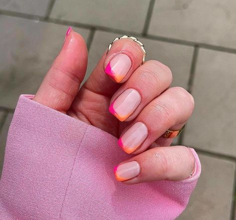 Two Toned French Manicure, Neon French Manicure Short Nails, Neon French Tip Nails Short, Neon French Tip Nails, Neon French Nails, Neon French Manicure, Neon Tips, Nail Art Blanc, French Manicure Ideas