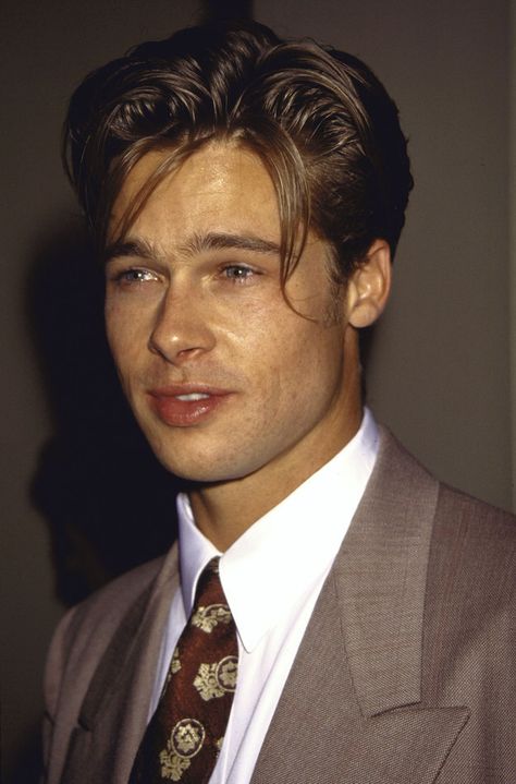 Tendril Attack! | A Comprehensive History Of Brad Pitt's Hair Brad Pitt Pictures, Brad Pitt Hair, 90s Actors, Joe Black, 90s Men, Holy Moly, Don Juan, Celebrity Moms, Leonardo Dicaprio