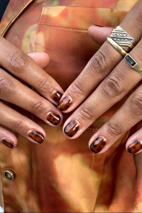 Autumn Biab Nails, Tortoiseshell Nails, Tortoise Nails, Tortoise Shell Nails, 2024 Lifestyle, Nails Trend, Autumn Nail, Square Nail Designs, Short Square Nails