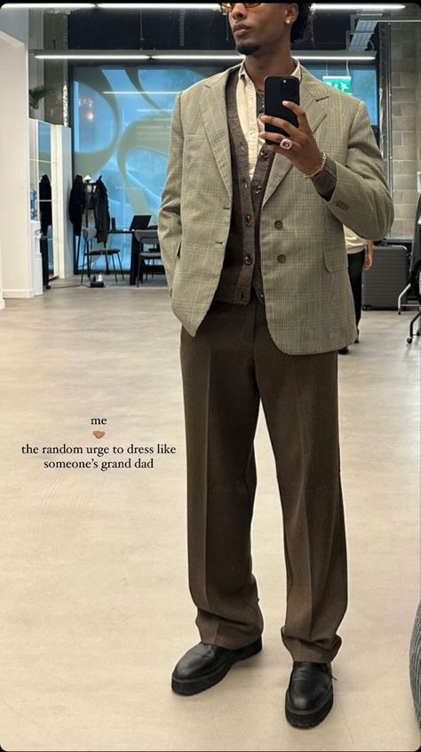 Men Suit Street Style, Nba Formal Outfit, Street Business Casual Outfits, Vest Outfits Men Formal, Church Clothes Men, Black Ivy Style Men, Men’s Wedding Outfits, Men Gala Outfit, Mens Professional Outfits