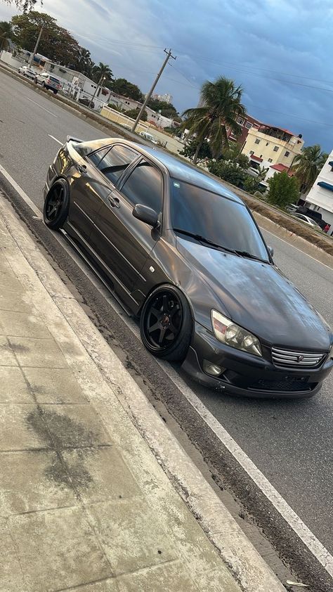 Old Toyota Cars, Toyota Altezza Modified, Altezza Toyota, Altezza Is300, 2002 Lexus Is300, Old Toyota, 2002 Toyota Corolla, Dream Cars Lexus, Camry 2009