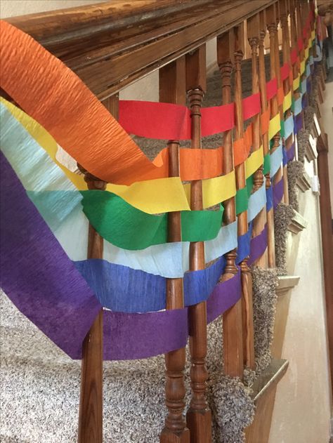 Rainbow streamers woven on the staircase. Rainbow birthday party decorations Simple Rainbow Decorations, Pride Party Decorations Decorating Ideas, Diy Pride Decorations, Rainbow Party Ideas For Adults, Pride Pool Party, Streamers Ideas, Pride Party Ideas, Pride Party Decorations, Pride Food