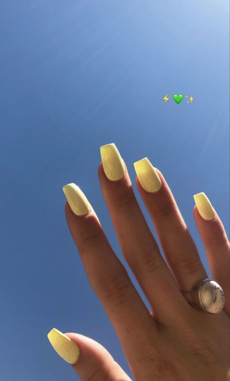 Yellow Acrylic Nails Coffin Short, Square Yellow Nails, Light Yellow Acrylic Nails Designs, Milky Yellow Nails, Beach Nails Yellow, Yellow Square Acrylic Nails, Pale Yellow Nails Acrylic, Light Yellow Acrylics, Light Yellow Square Nails