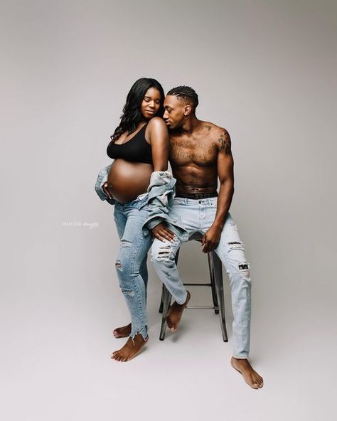 Maternity Jeans Photoshoot Couple, Maternity Pictures Jeans Outfit, Denim Jean Maternity Shoot, Denim Maternity Shoot Couple, Maternity Photography Denim, Maternity Denim Photoshoot, Maternity Shoot Jeans Outfit, Blue Jeans Maternity Shoot, Maternity Shoot Denim