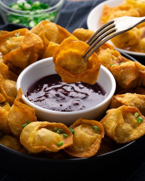 Prawn Wontons, Cabbage Cups, Sticky Beef, Marion Grasby, Crispy Wonton, Marion's Kitchen, Fried Wontons, Wonton Recipes, Crispy Pork