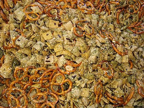 Furikake Chex Mix Recipe on Foodgeeks Honeycomb Cereal, Chex Mix Recipe, Butter Pretzels, Wheat Cereal, Honey Roasted Peanuts, Chex Mix Recipes, Snack Mix Recipes, Hawaiian Food, Chex Mix