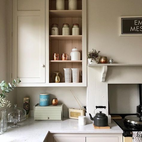 Farrow & Ball on Instagram: “We love #SkimmingStone for its warm light grey undertones, which make it one of our most versatile colours (and particularly suited to…” Skimming Stone Kitchen, Stone Kitchen Cabinets, Farrow And Ball Skimming Stone, Skimming Stone, White Tile Backsplash, Painted Kitchen Cabinets Colors, Sustainable Kitchen, Stone Kitchen, Farrow And Ball