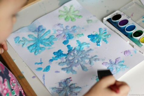 Salt Snowflakes Painting Craft (VIDEO) - Toddler at Play Vpk Crafts, Snowflakes Painting, Salt Snowflakes, December Homeschool, Winter Tree Crafts, Coffee Filters Snowflakes, Winter Animal Crafts, Craft Toddler, Salt Art