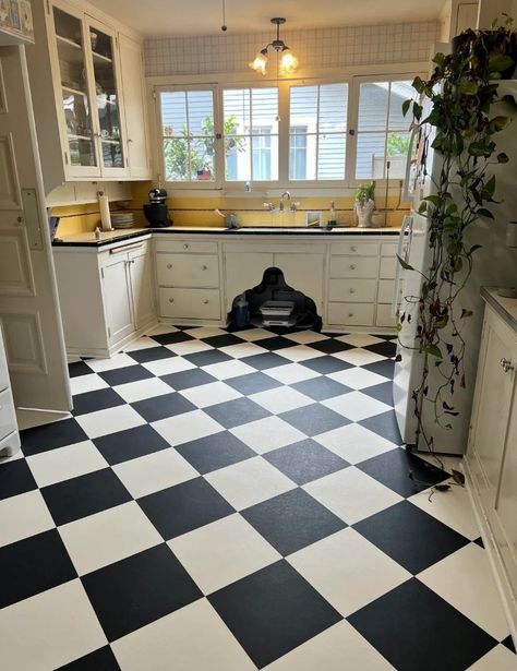 Kitchen With Checkerboard Floor, Black And White Checkered Floor Kitchen, Parisian Apartment Kitchen, Black And White Floors, Black And White Checkered Floor, Checkered Floor Kitchen, Vibey Rooms, Checkered Flooring, White Kitchen Floor