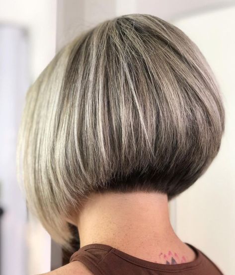 Polished Inverted Bob with Stacked Nape Medium Stacked Haircuts, Long Inverted Bob, Bob Haircut Back View, Inverted Bob Haircut, Haircuts Trendy, Inverted Bob Haircuts, Trendy Bob, Angled Bob Haircuts, Bob Haircut Ideas