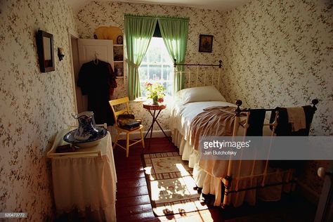 Stock Photo : Bedroom in Anne of Green Gables House Anne Of Green Gables Bedroom, Vintage Bedroom Styles, Teal Rooms, Gable House, Anne Shirley, Anne With An E, Classic Bedroom, Vintage Bedroom, Anne Of Green