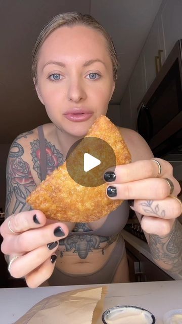 Shay Online Fitness Coach on Instagram: "Taco Bell’s ✨New✨ Cheesy Chicken Crispanada.. but 1/3 the calories 🔥🔥  Macros for each of my crispanadas: 153 cals, 8P, 18C, 3F" Chicken Crispanada, Taco Bell Copycat, Copycat Taco Bell, Online Fitness Coaching, Online Fitness, Awesome Food, Keto Recipes Dinner, Food Choices, Cheesy Chicken