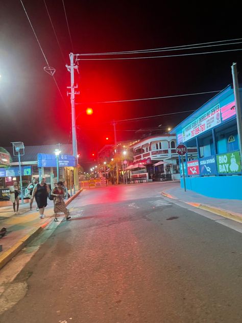 #street #lights #red #aesthetic #puertorico #lightpole #summer #spanish #pretty #nightlife #nightsinpr Puerto Rico Nightlife, Light Pole, Street Lights, Red Aesthetic, Living Life, Live Life, Puerto Rico, Night Life, Lighting