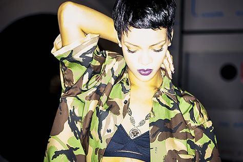 Rihanna Rihanna Unapologetic, Rihanna Albums, Rihanna Photoshoot, Rihanna Diamonds, Rihanna Style, Saint Michael, Rihanna Fenty, American Music Awards, Celebrity Interview