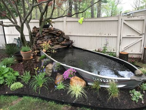 Diy Ponds Backyard, Fish Pond Gardens, Garden Pond Design, Garden Water Feature, Diy Pond, Backyard Water Feature, Master Ensuite, Pond Design, Lake Beach