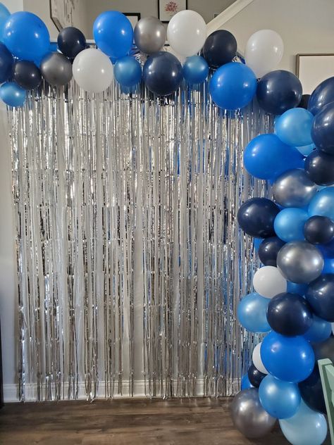 Blue Backdrop Decorations, Ballon Arch Blue, Blue Balloon Arch Backdrop, Blue Theme Birthday Party Decorations At Home, 13 Shades Of Blue Party, Graduation Party Ideas Aesthetic Blue, Shades Of Blue Party Decorations, Blue Theme Party Decorations, Blue Backdrop Ideas