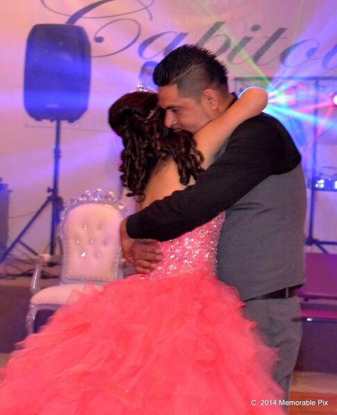 Father/ Daughter  dance La ultima muñeca!  Quince. Quince Father Daughter Dance, Quince Dances, Quince Photography, Father Daughter Dance, Dance Recital, Basic Design, Reference Poses, Father Daughter, Photography Work