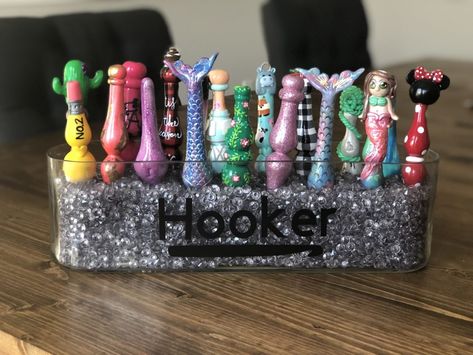 Crochet Hook Organization - A Crafty Concept Crochet A Chain, Diy Crochet Hook, Custom Crochet Hooks, Crochet Hook Organizer, Ergonomic Crochet Hook, Crochet Tips, Custom Crochet, Fairy Garden Diy, Double Crochet Stitch