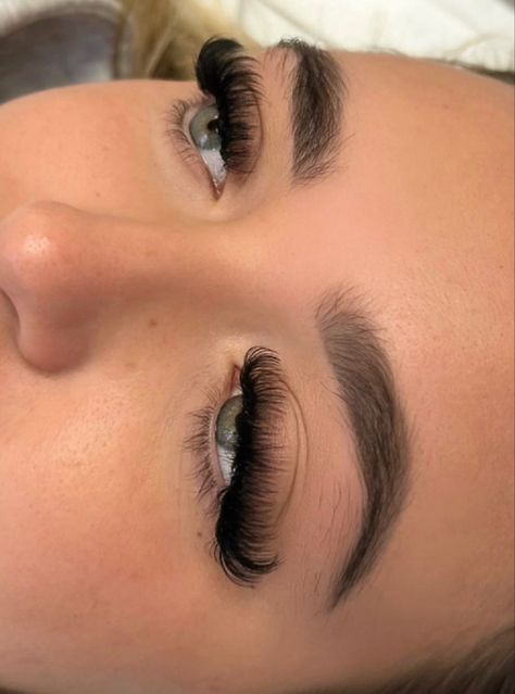 Lash Ideas, Eyelash Extensions Salons, Natural Fake Eyelashes, Lashes Fake Eyelashes, Wispy Eyelashes, Eyelashes Extensions, Lash Style, Eyelash Logo, Lash Extensions Styles