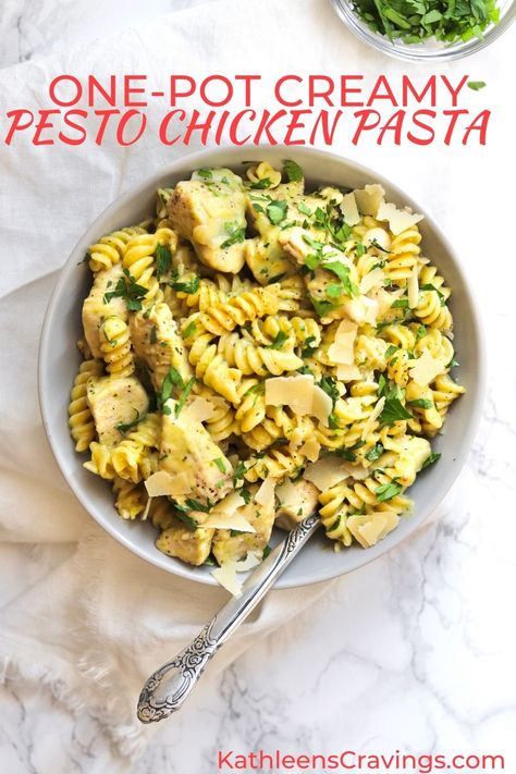 Creamy Pesto Chicken, Pesto Pasta Recipes Chicken, Meatless Monday Dinner, Creamy Pesto Chicken Pasta, Chicken And Pasta, Breakfast Kitchen, Pumpkin Mac And Cheese, Winter Veggies, Pastas Recipes