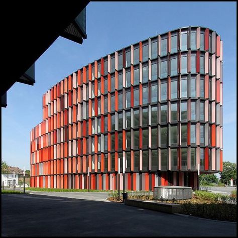 Sauerbruch Hutton, Curve Building, Building Skin, Round Building, Colour Architecture, Facade Material, Modern Entrance, Walter Gropius, Architectural Section