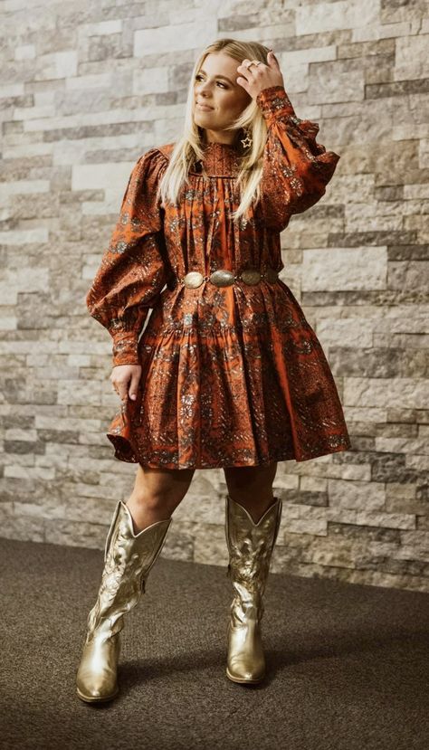 Anne Wilson Style, Anne Wilson Outfits, Western Church Outfit, Anne Wilson, Styling Hacks, Western Photoshoot, Ann Wilson, Western Fits, Church Fits