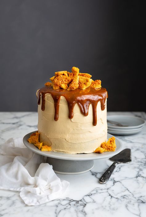 Spiced date cake with cream cheese & honey frosting recipe Honey Frosting, Best Blt, Cheese And Honey, Blt Pasta Salad, Cream Cheese Buttercream Frosting, Honey Ice Cream, Roasted Figs, Blt Pasta, Baked Goat Cheese