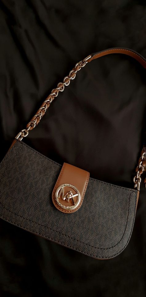 Michael Kors Handbags Aesthetic, Handbags Aesthetic, Material Gworl, Aesthetic Bag, Girly Bags, Brand Bags, Bags Aesthetic, Classy Jewelry, Bag Collection