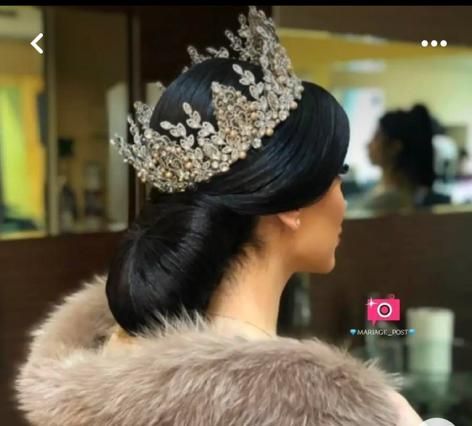 Round Crown Hairstyle, Black Wedding Hairstyles With Crown, Full Crown Hairstyles, Queen Hairstyles Crown, Jewellery Headpiece, Hairstyles For All Hair Types, Wedding Hairstyles With Crown, Handmade Crown, Pageant Hair