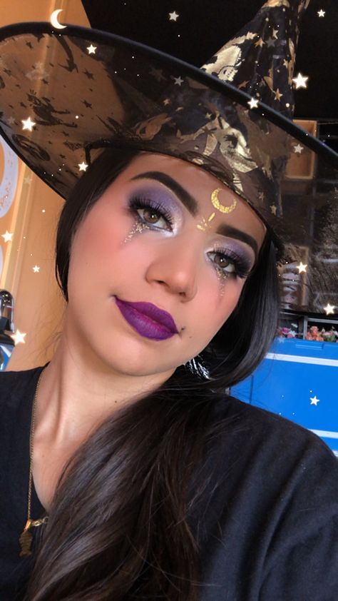 Make Up Bruja, Makeup Bruja Halloween, Halloween Makeup Glam, Purple Witch Makeup, Witch Hairstyles, Bruja Halloween, Makeup Witch, Halloween Makeup Witch, Witches Night Out