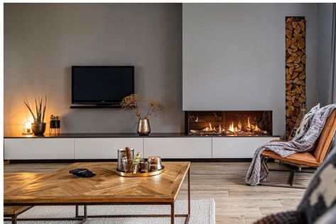 Corner Fireplace Living Room, Fireplace Modern Design, Living Room Decor Fireplace, Home Fireplace, Hus Inspiration, Living Room Tv Wall, Modern Fireplace, Living Room With Fireplace, Fireplace Design