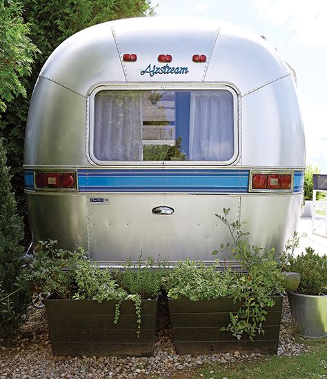 Retro Airstream, Airstream Makeover, Cottage Bunkie, Bunkie Ideas, Airstream Decor, Airstream Travel, Spend Less Money, Airstream Travel Trailers, Airstream Campers