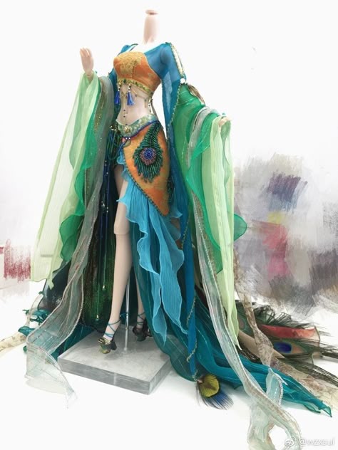 Gaun Abad Pertengahan, Fantasy Dresses, Fantasy Costumes, Fantasy Dress, Fantasy Clothing, Fantasy Fashion, Character Outfits, Mode Inspiration, Art Clothes