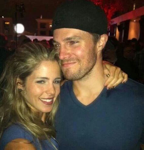 Love them together Emily Rickards, Tommy Merlyn, Oliver Queen Arrow, Arrow Tv Show, Oliver Queen Felicity Smoak, John Diggle, Arrow Oliver And Felicity, Arrow Stephen Amell, Arrow Cast