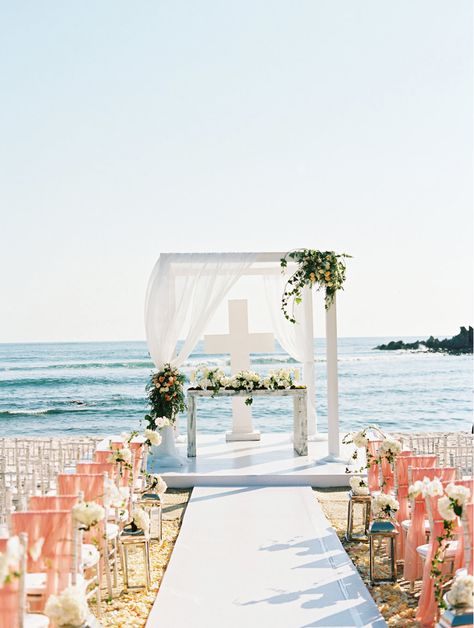 Wedding Walkway, Wedding Alter, Beach Wedding Arch, Cross Wedding, Maria Victoria, Wedding Alters, Boho Travel, Pink And White Weddings, Beach Wedding Flowers