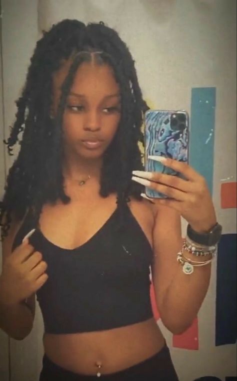 Mirror Flicks, Butterfly Locs, Faux Locs Hairstyles, Braids Hairstyles Pictures, Girls Hairstyles Braids, Dope Hairstyles, African Braids Hairstyles, Locs Hairstyles, Baddie Hairstyles