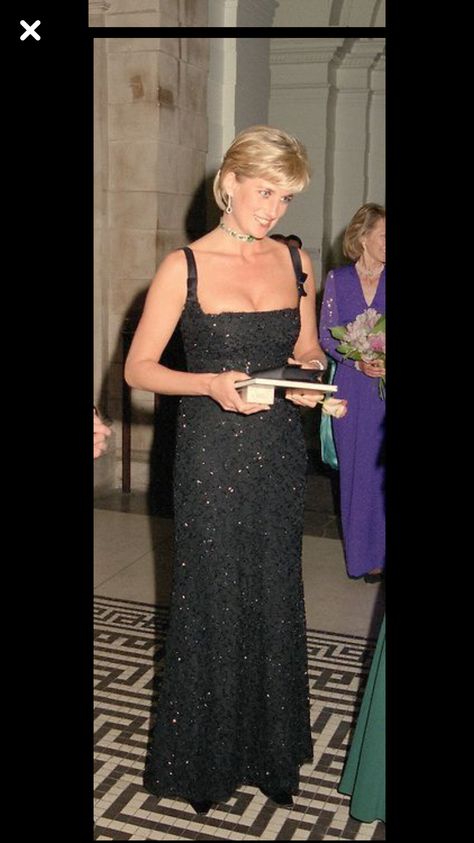 Sequin Gowns, Royal Gowns, Black Sequin Gown, Carpet Outfits, Sixties Fashion, Diana Spencer, July 1, Lady Diana, Long Live