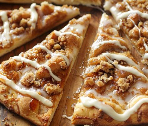 Sweet and Crunchy Cinnamon-Sugar Pizza – Chloe foods Homemade Dessert Pizza, Cinnamon Pizza, Cinnamon Sugar Desserts, Cinnabon Recipe, Pizza Dough From Scratch, Sweet Pizza, Crescent Recipes, Family Desserts, Homemade Dough