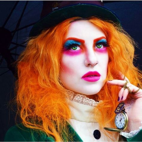 Mad Hatter Makeup For Women, Willow Aesthetic, Hatter Makeup, Mad Hatter Girl, Mad Hatter Makeup, Party Makeup Ideas, Hatter Costume, Halloween Make-up Looks, Mad Hatter Costume