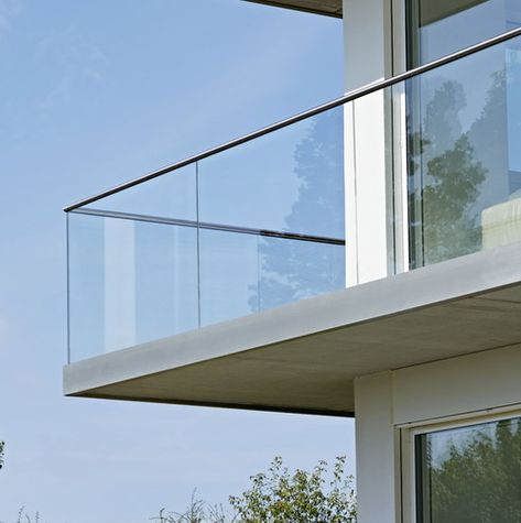 Glass Handrail Balcony, Glass Railing Balcony Exterior Design, Handrail For Balcony, Glass Railing Balcony, Balcony Glass Railing Design, Balcony Railing Design Modern, Glass Balcony Ideas, Balcony Handrail, Glass Railing Design